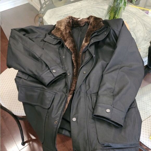 ARMANI COLLEZIONI WINTER COAT - Picture 1 of 7